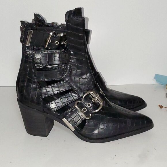 A Heeled Ankle Bootie Whimsigoth Punk Style Glam Rock Grunge Heavy Metal Sz 8.5 - Picture 3 of 14